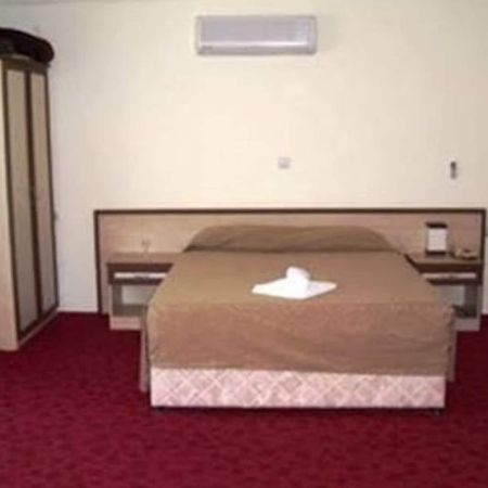 Tal Hotel Белдиби Екстериор снимка