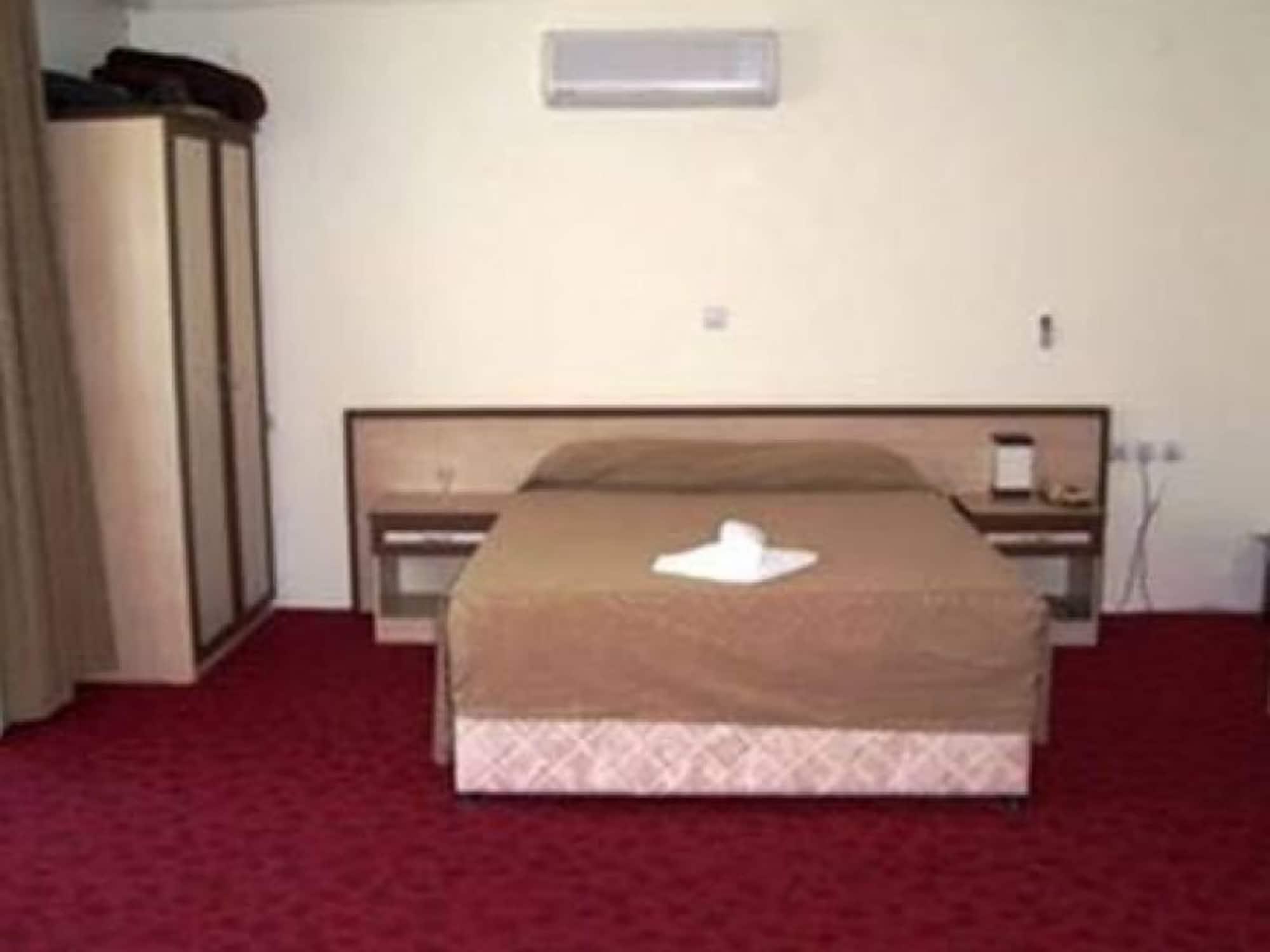 Tal Hotel Белдиби Екстериор снимка