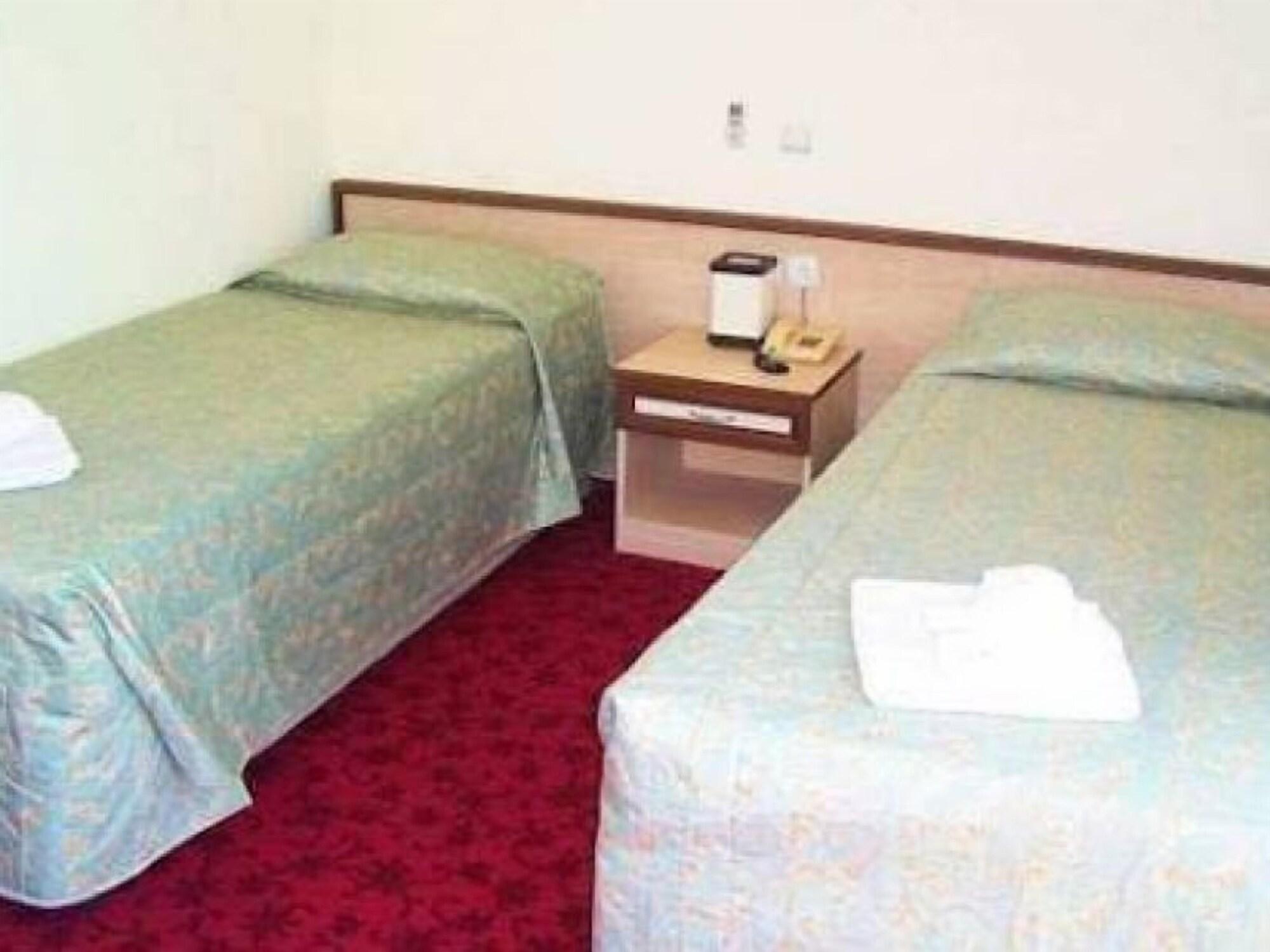 Tal Hotel Белдиби Екстериор снимка