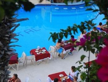 Tal Hotel Белдиби Екстериор снимка