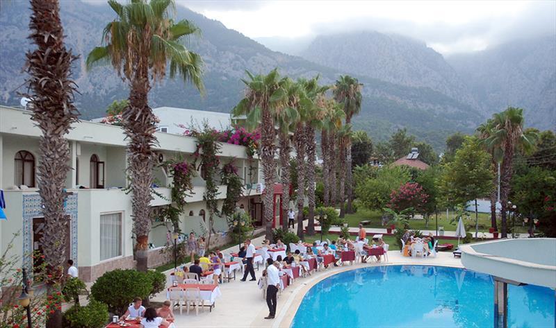 Tal Hotel Белдиби Екстериор снимка